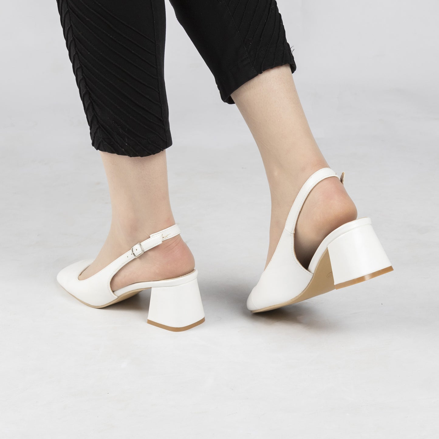 Escarpin A Talon Carré - Blanc / AS16