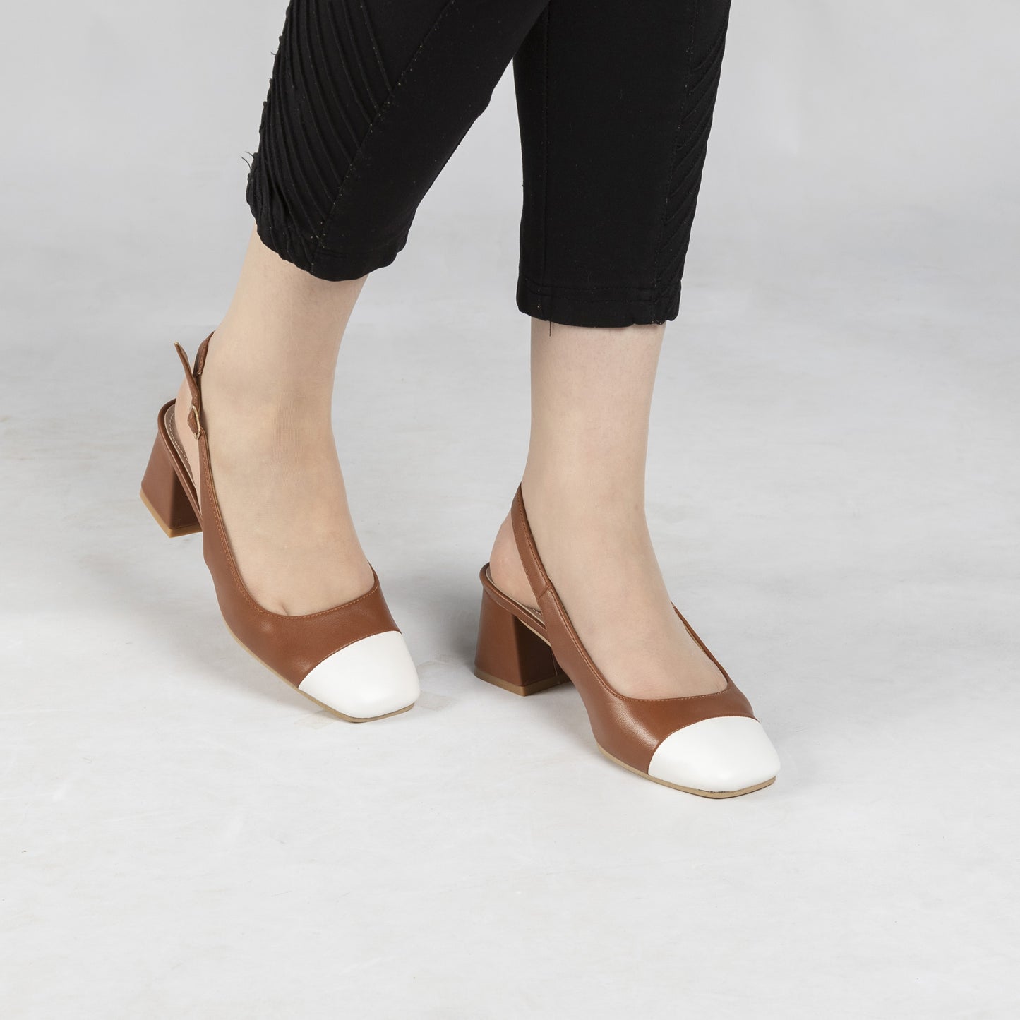 Escarpin A Talon Carré - Camel / BL-18