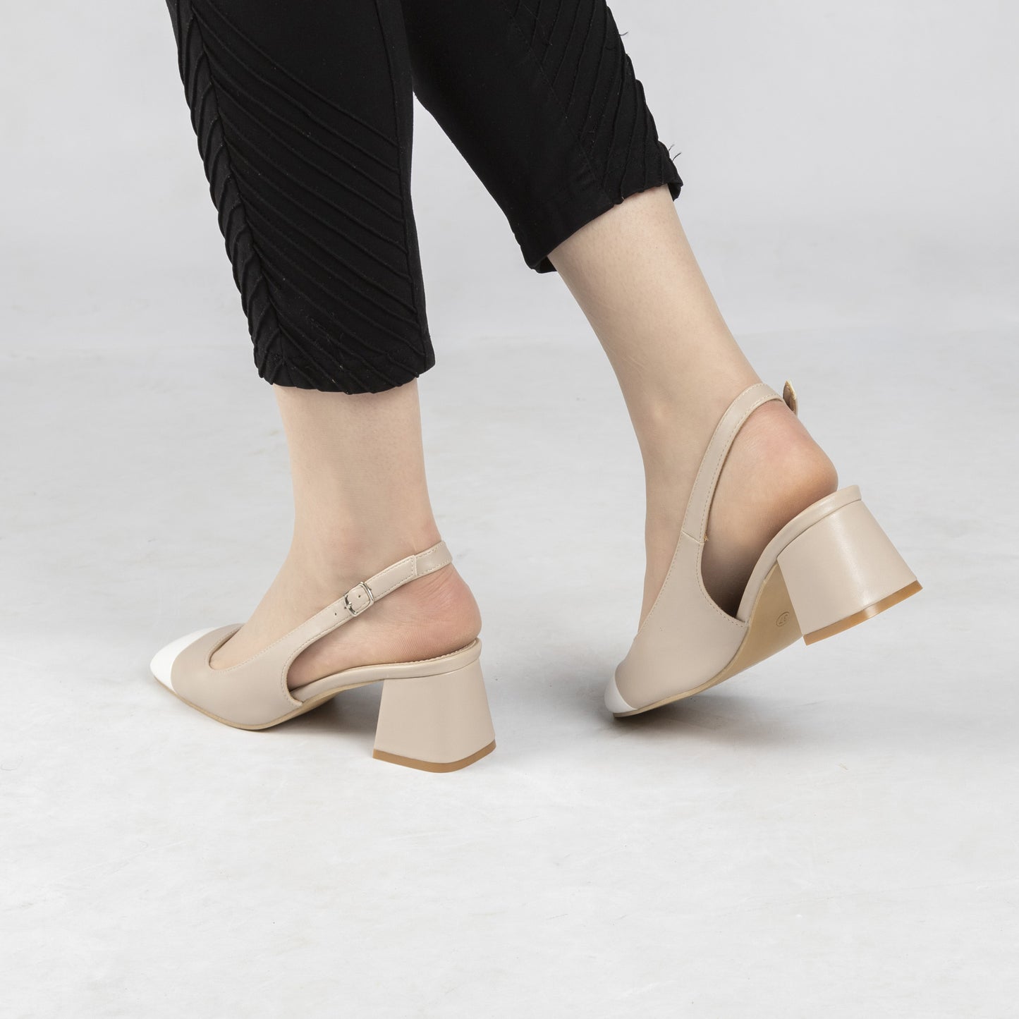 Escarpin A Talon Carré - Kaki / BL-18