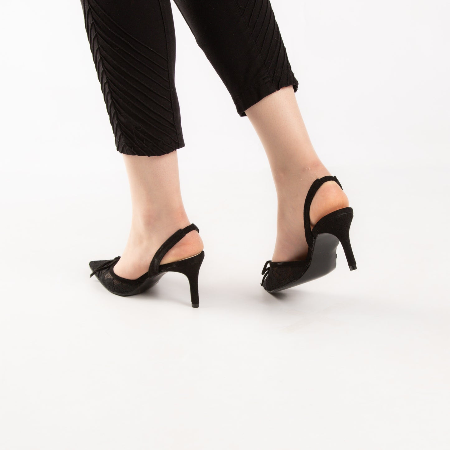 Escarpin en dentelle - noir / ref : AS03