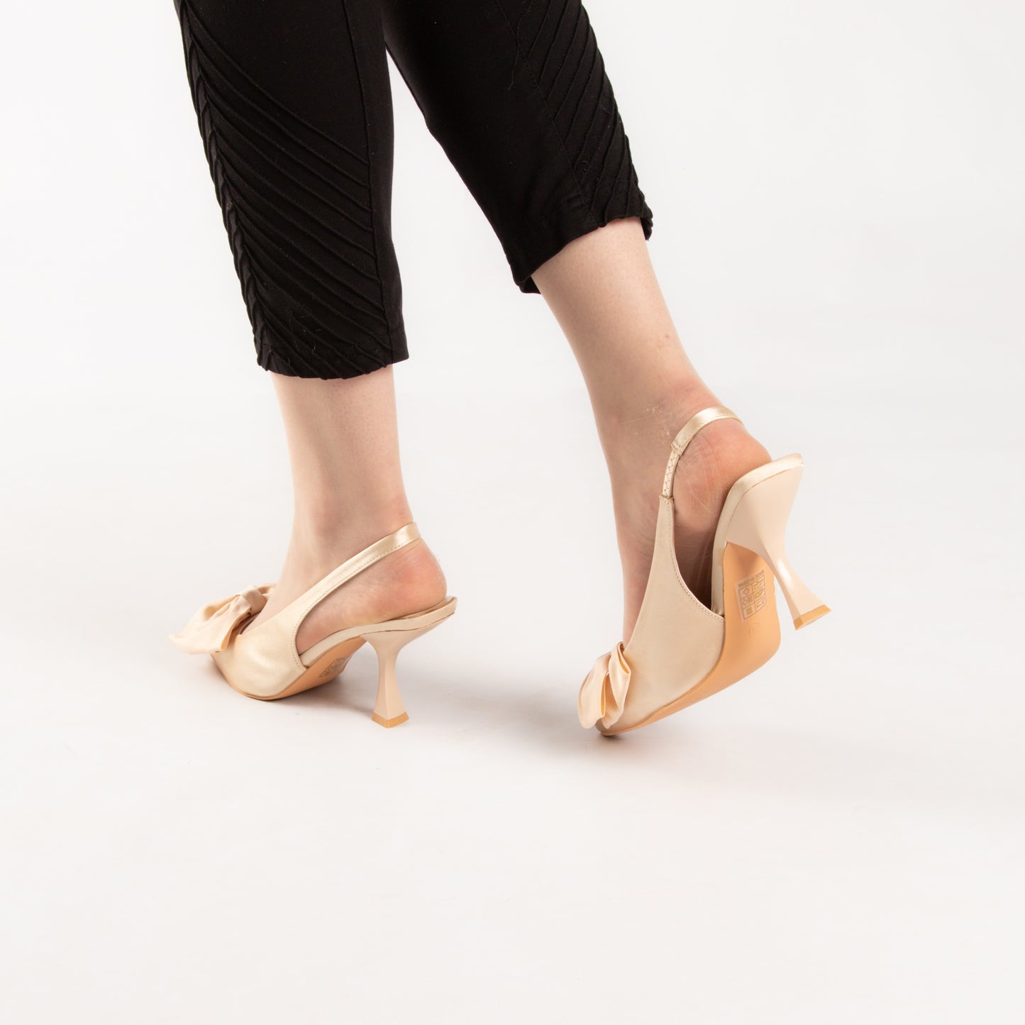 Escarpin A Talon Aiguille - Beige / AS08