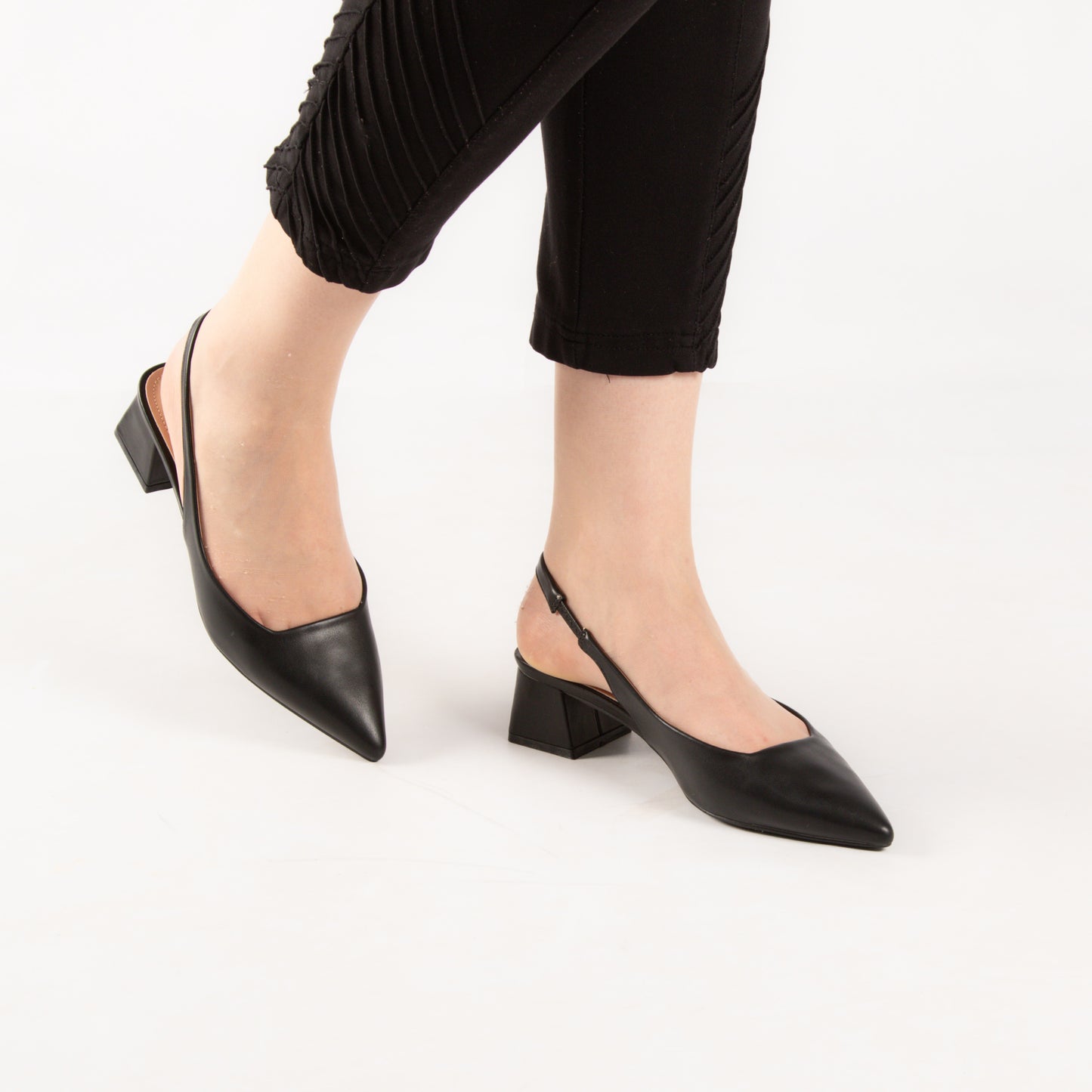 Escarpin A Talon Carré - Noir / AS21
