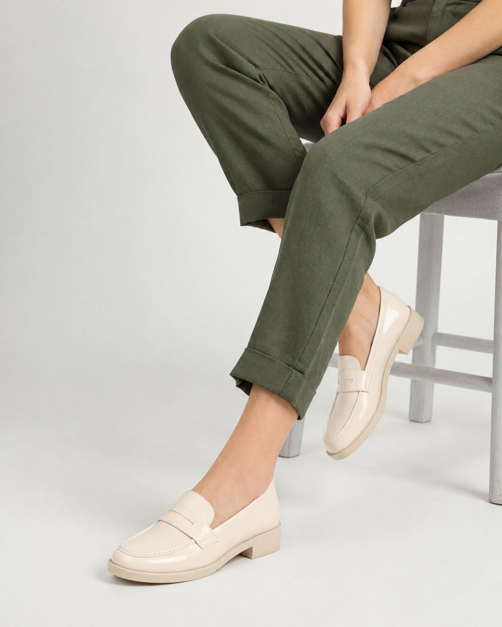 Mocassin - vernis - beige / Réf. AS116